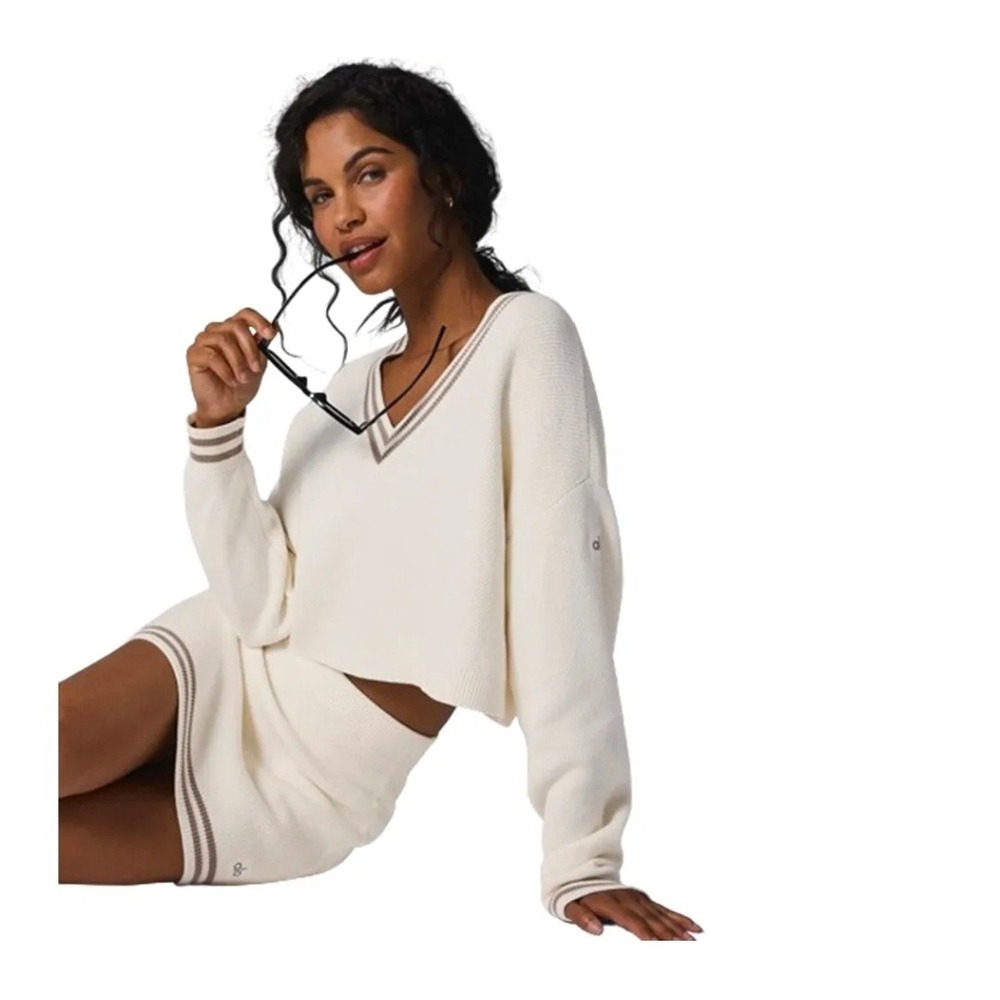 Alo Yoga SET Varsity Tennis Club Pullover Sweater Sz XS and Skirt SZ S SET! - Picture 2 of 12